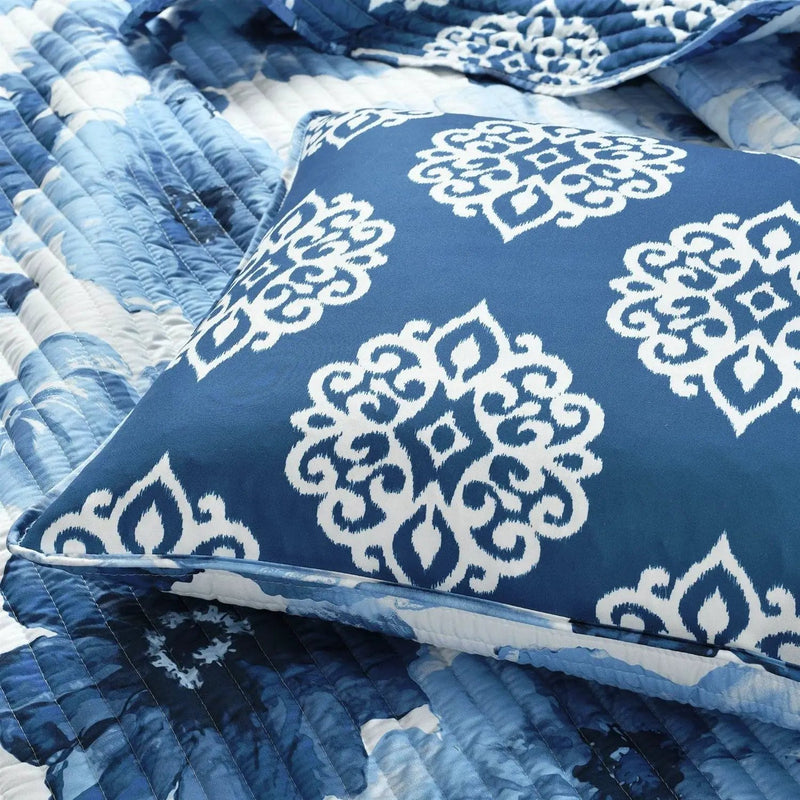 King size Blue Flowers Lightweight Polyester Microfiber Quilt Set by HomePacific