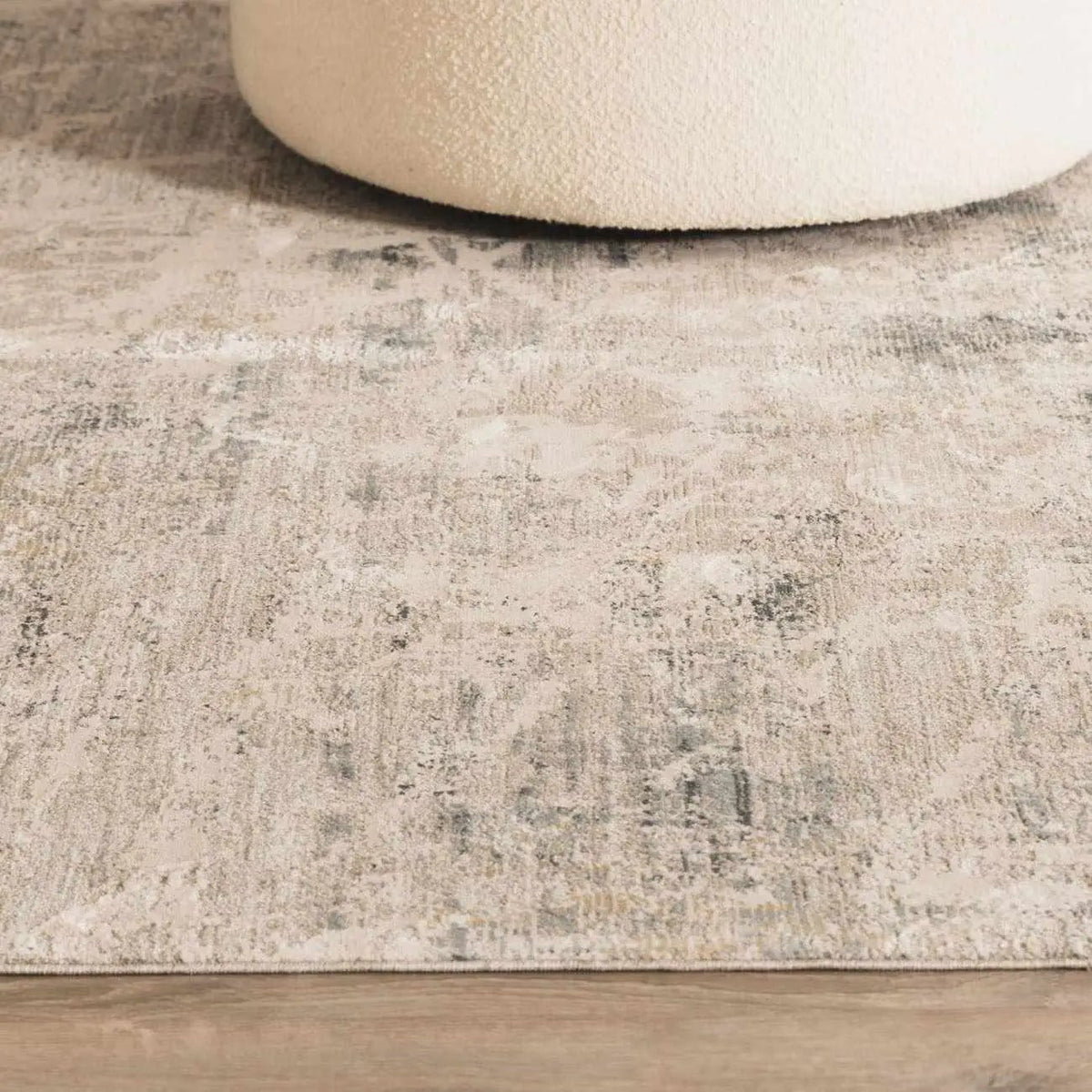 Burstwick Thick Luxe Boutique Rug, installed in a room 7