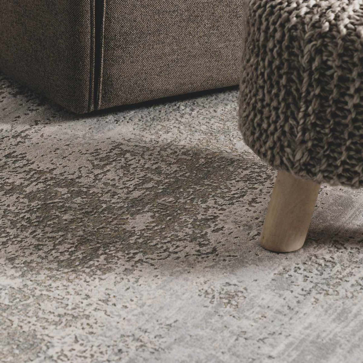 Avani Thick Luxe Boutique Rug, installed in a room 5