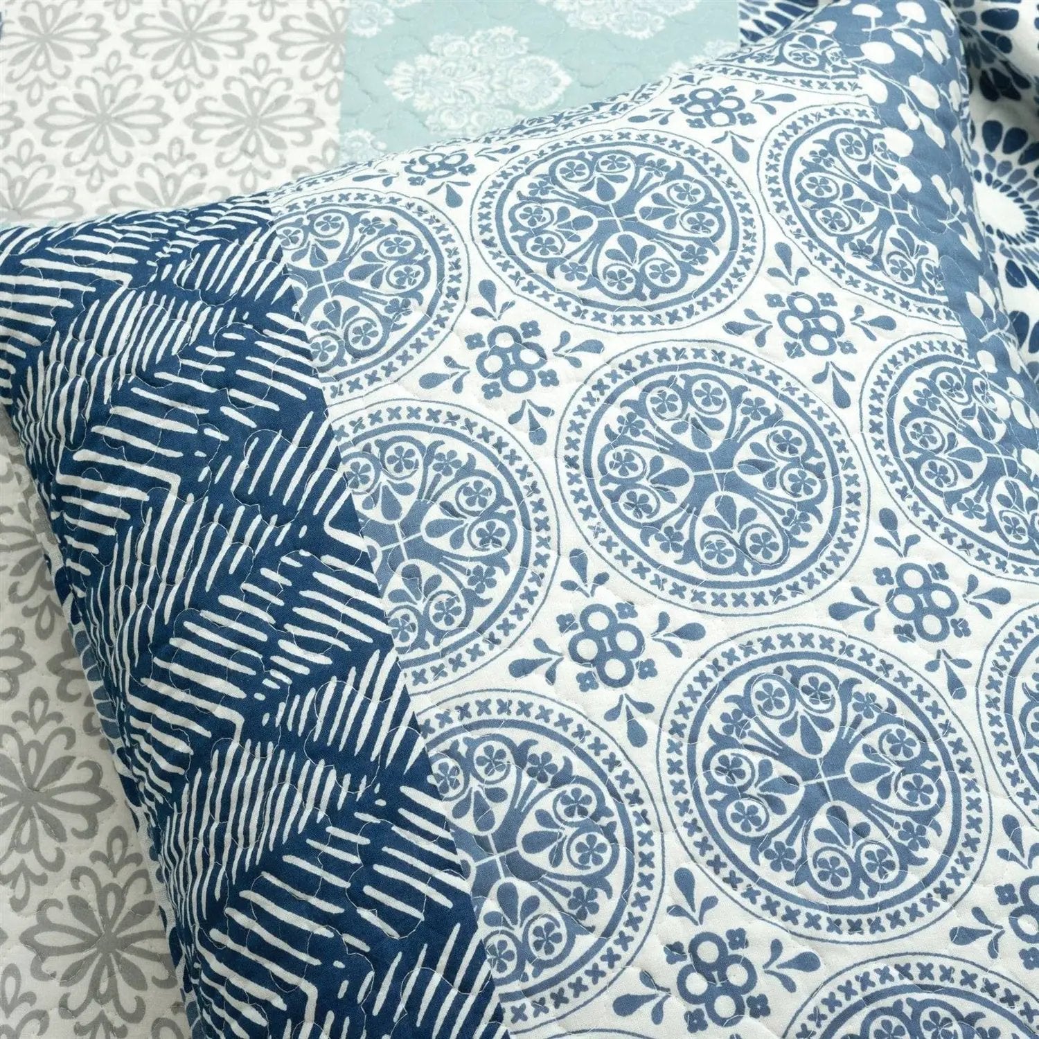 California King Lightweight 3 Piece Reversible Botanical Blue Damask Quilt Set by HomePacific