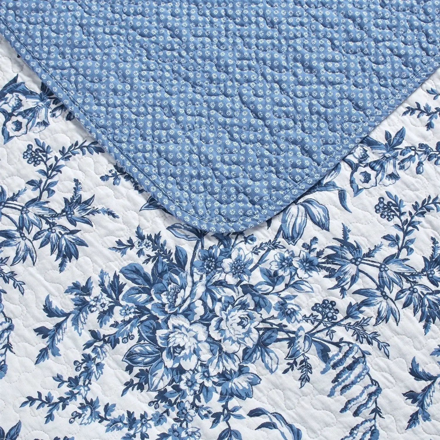 Full/Queen 3 Piece Bed In A Bag Reversible Blue White Floral Cotton Quilt Set by HomePacific