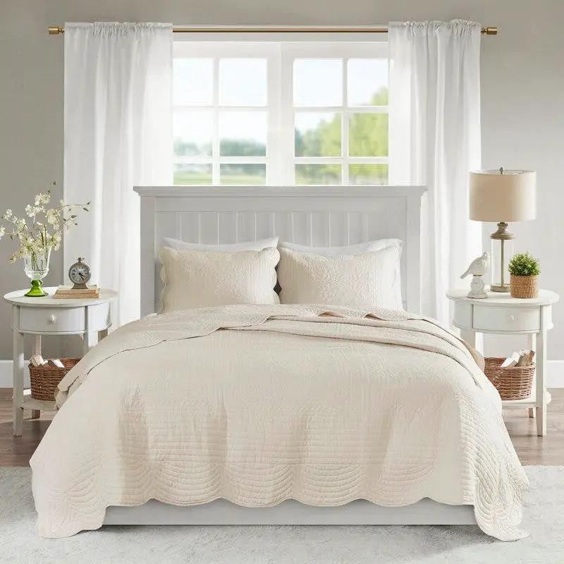 Full/Queen size 3-Piece Reversible Scalloped Edges Microfiber Quilt Set in Cream by HomePacific