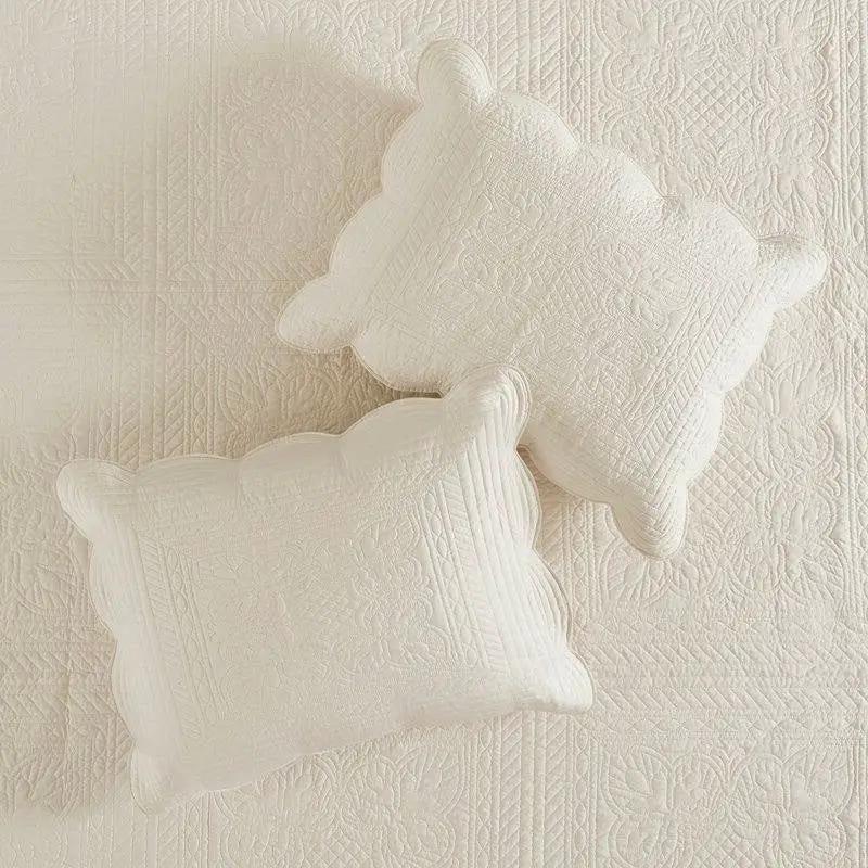 Full/Queen size 3-Piece Reversible Scalloped Edges Microfiber Quilt Set in Cream by HomePacific