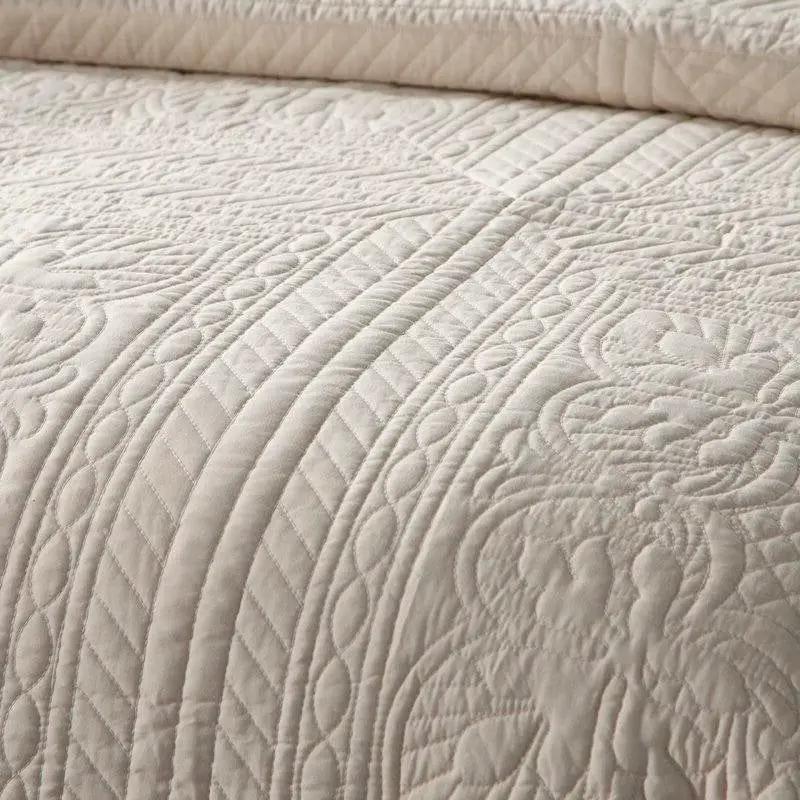 Full/Queen size 3-Piece Reversible Scalloped Edges Microfiber Quilt Set in Cream by HomePacific