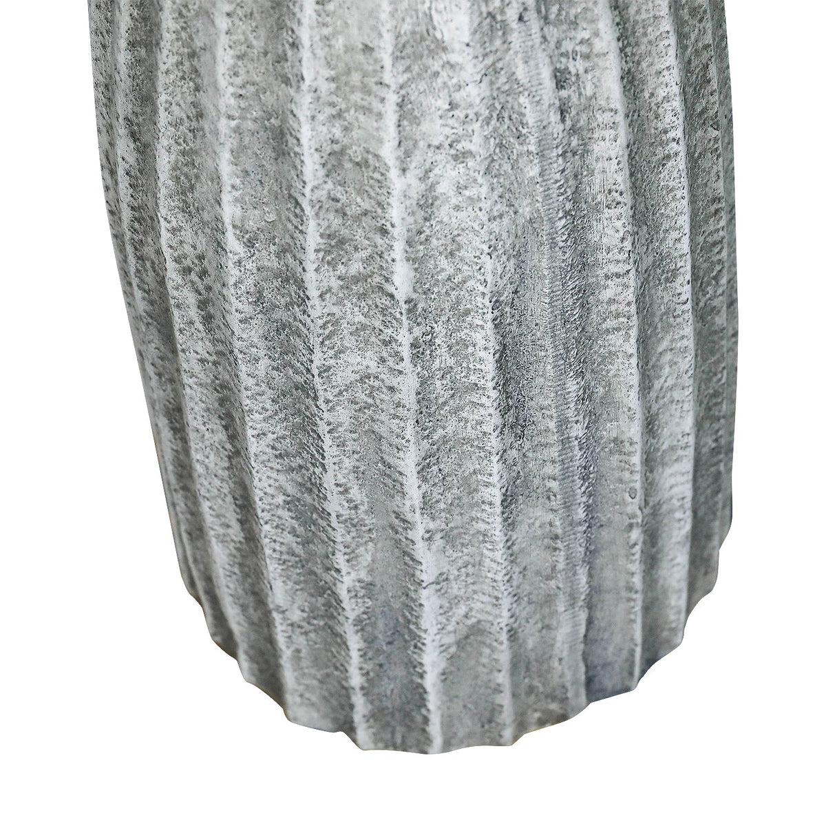 Concrete Bird Bath for Garden Fluted Flare 24 Inch, close-up of the surface