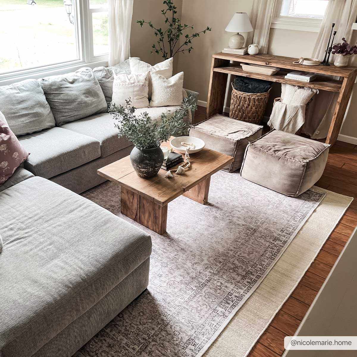 Cream Holi-2301 Washable Area Rug by Hauteloom