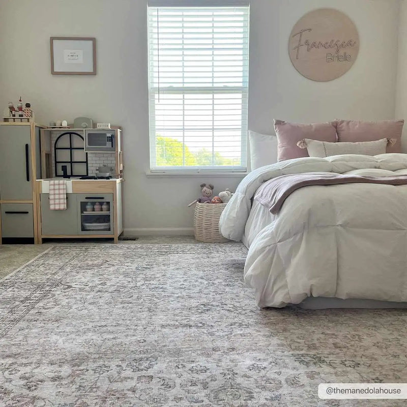 Cream Holi-2301 Washable Area Rug by Hauteloom