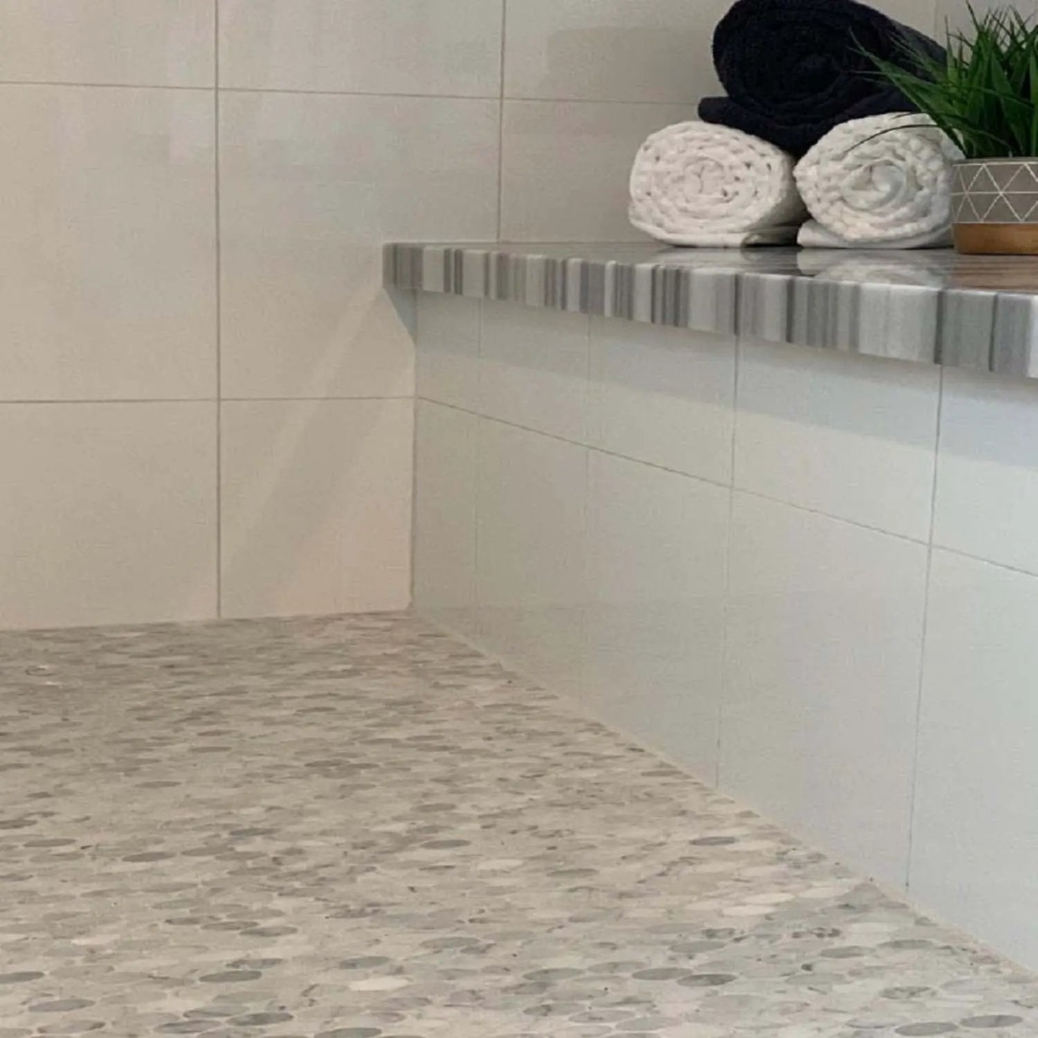 White 11x12 Polished Oval Bianco Carrara Marble Mosaic Tile (5 pack, 4.51 sq ft/case) by Apollo Tile