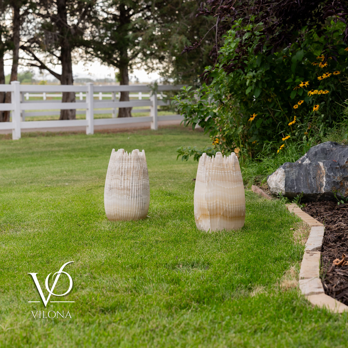 White Ice Onyx Crown Lamps - Sculptural Natural Stone Pair, photo 4 of 22