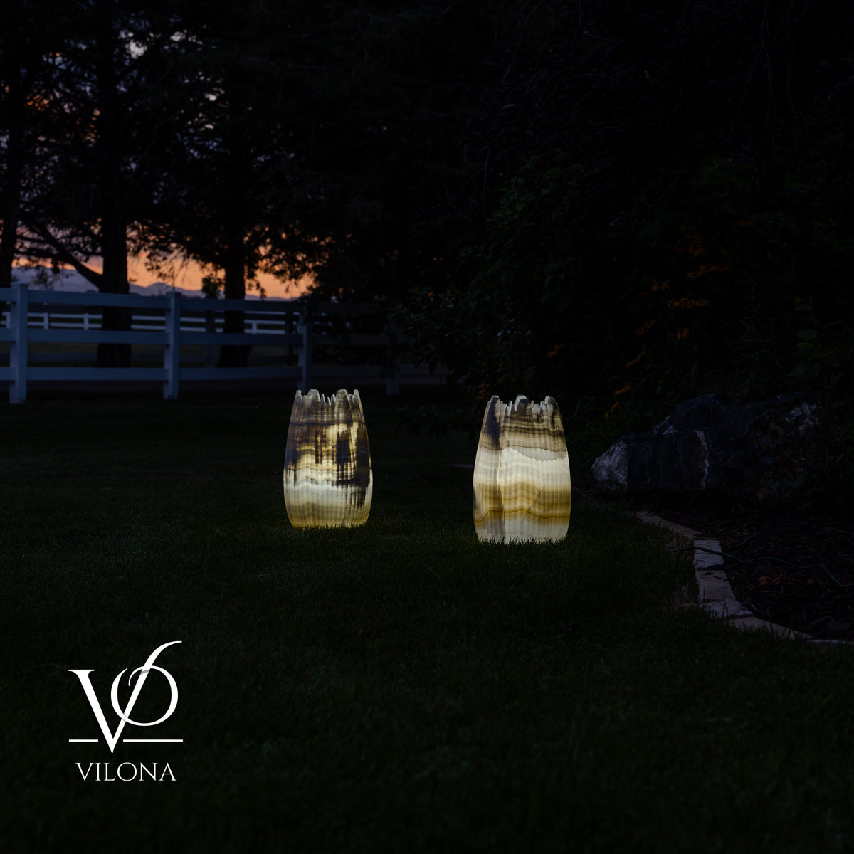 White Ice Onyx Crown Lamps - Sculptural Natural Stone Pair, photo 14 of 22