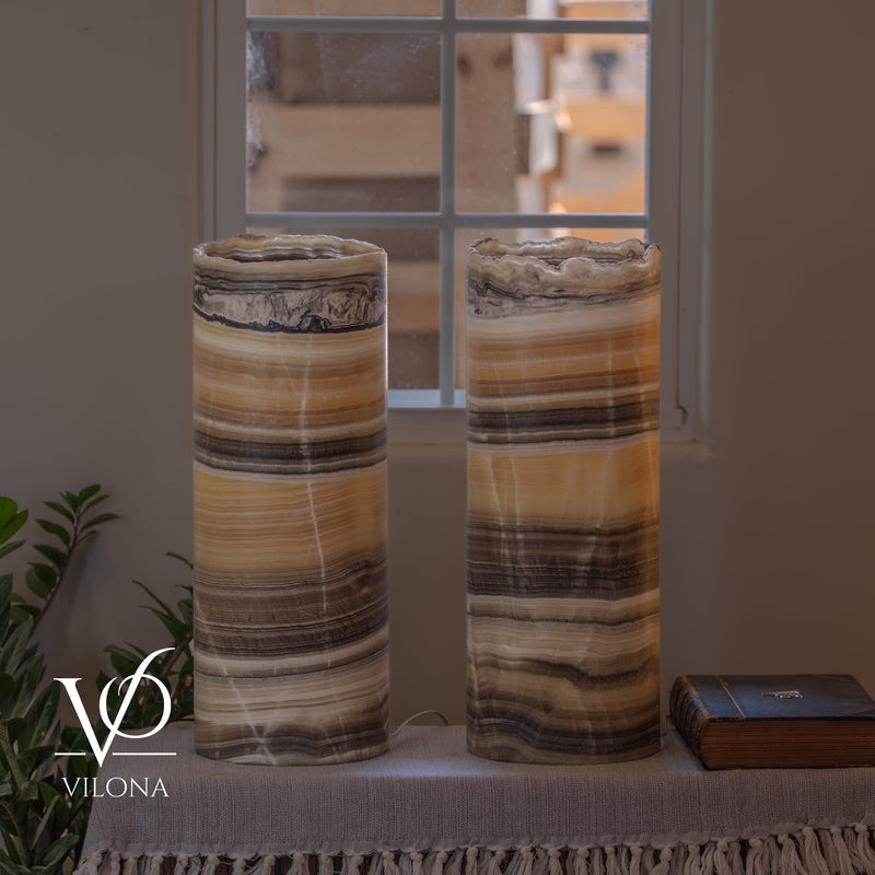 Honeycomb Onyx Live Edge Table Lamp Pair #1, photo 8 of 13