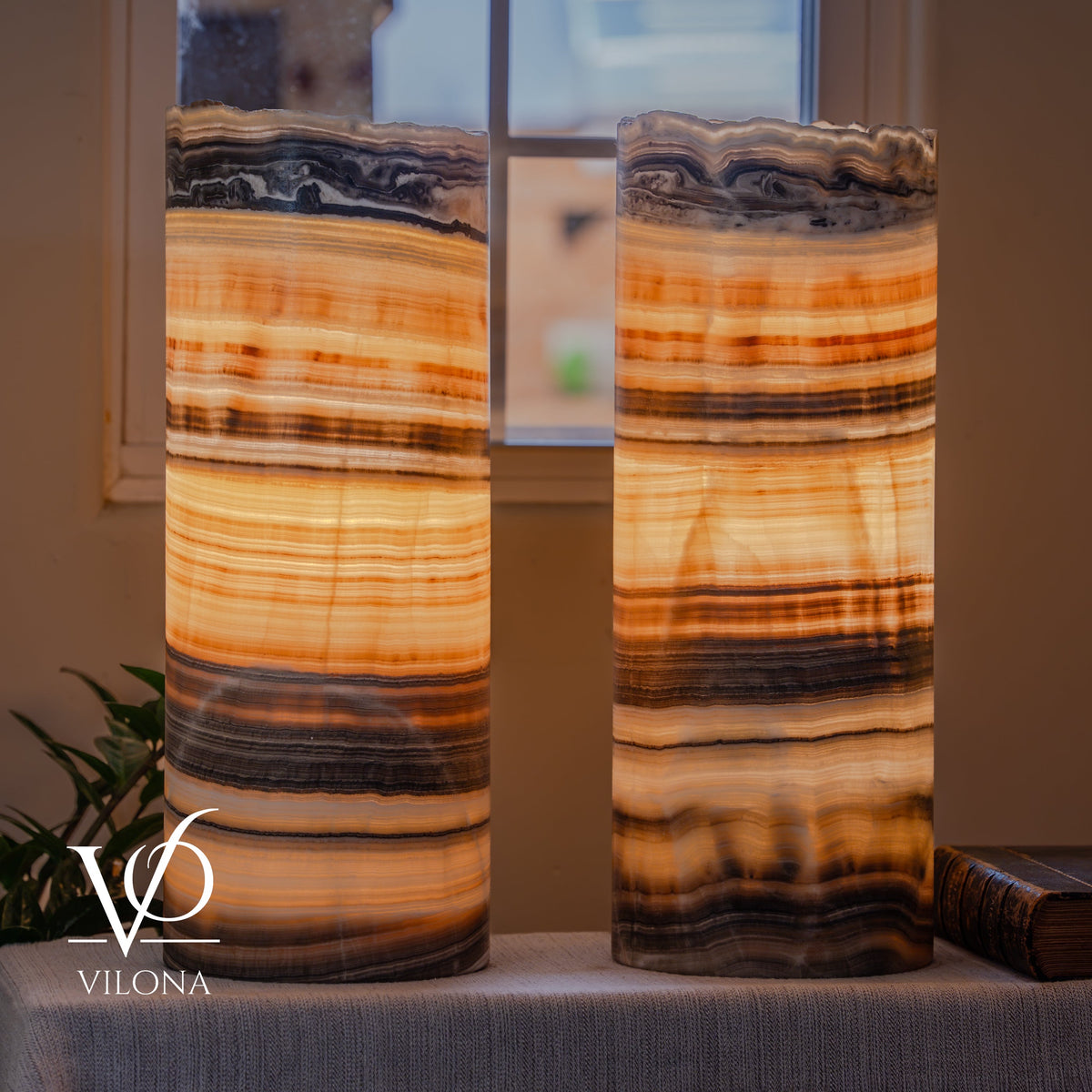 Honeycomb Onyx Live Edge Table Lamp Pair #1, photo 13 of 13