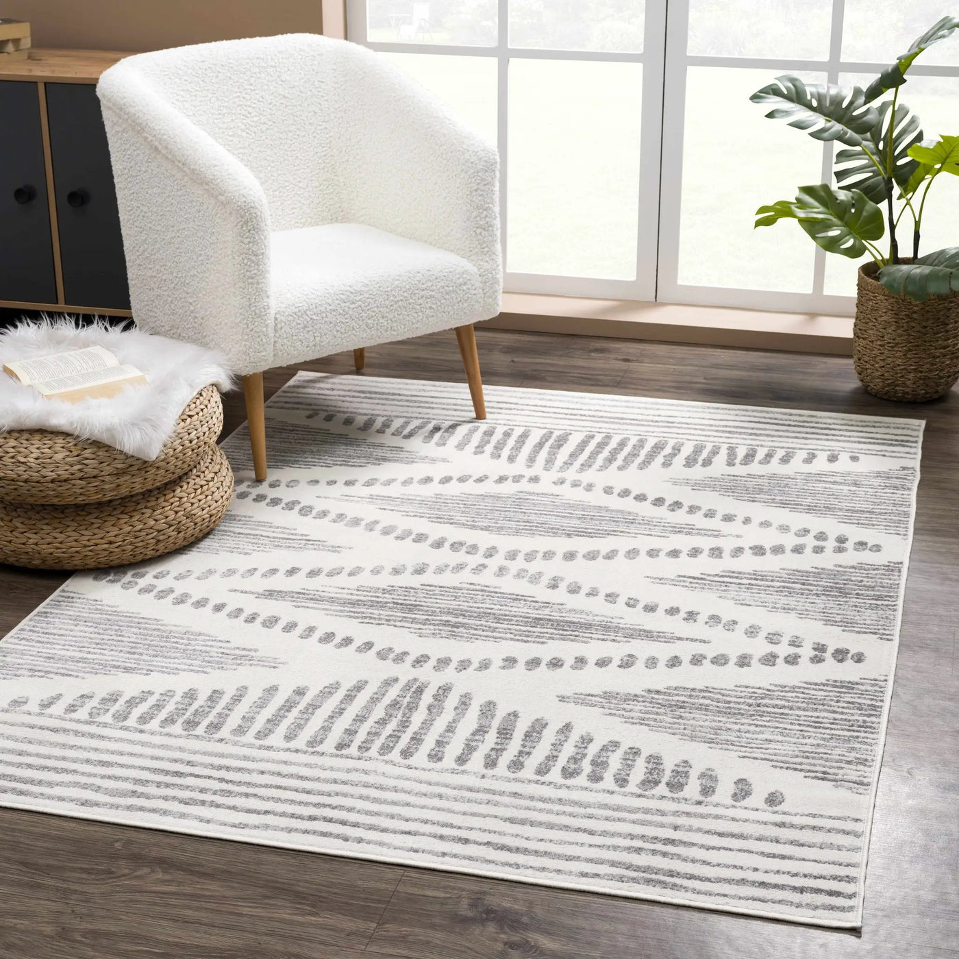 Tigrisis Ivory 2327 Area Rug - Clearance by Boutique Rugs