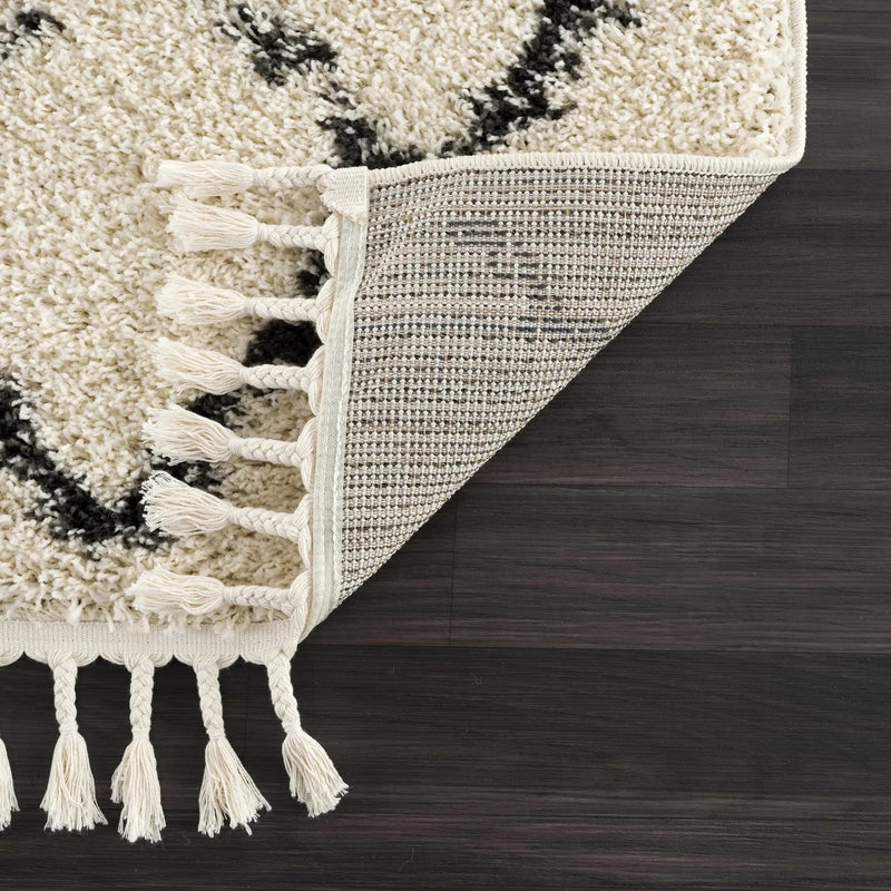 Wallagrass Beige/Black Trellis Tassel Shag by Hauteloom