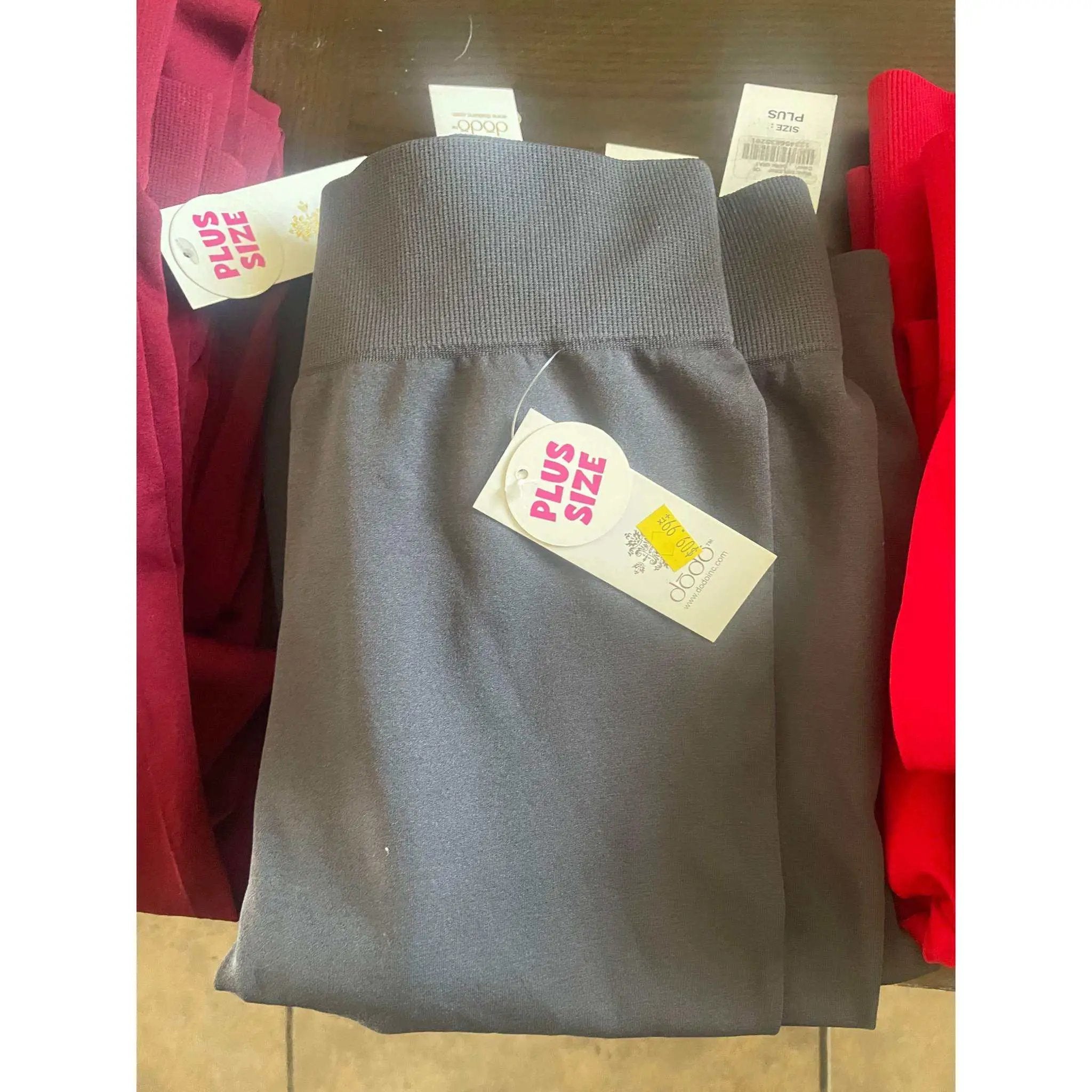 SOLID SEAMLESS LEGGINGS - PLUS by Selzalot