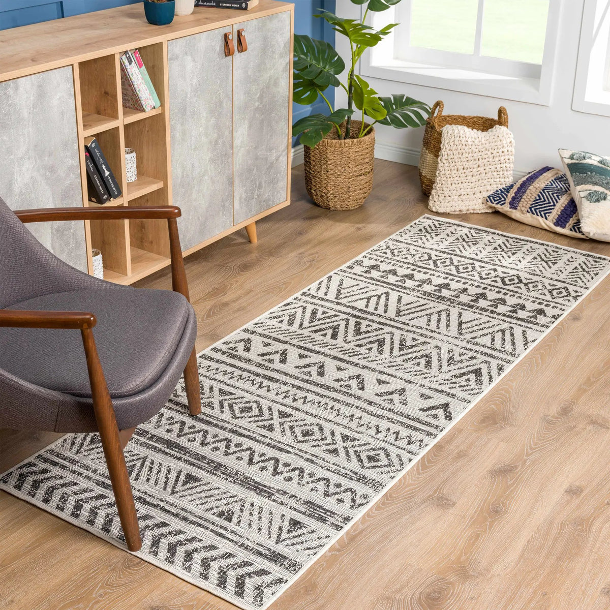 Catrine Indoor & Outdoor Rug - Clearance, installed in a room 4