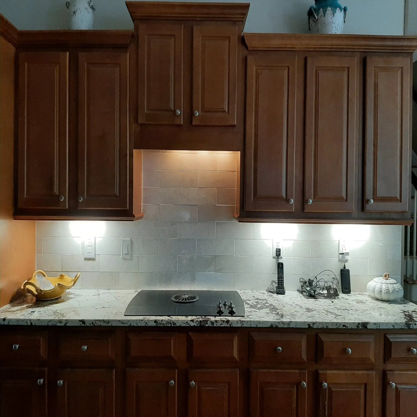EWLR13 Kitchen Cabinet Light Rail 1-1/2" x 1-3/8" Trim. Unfinished by NewMouldings