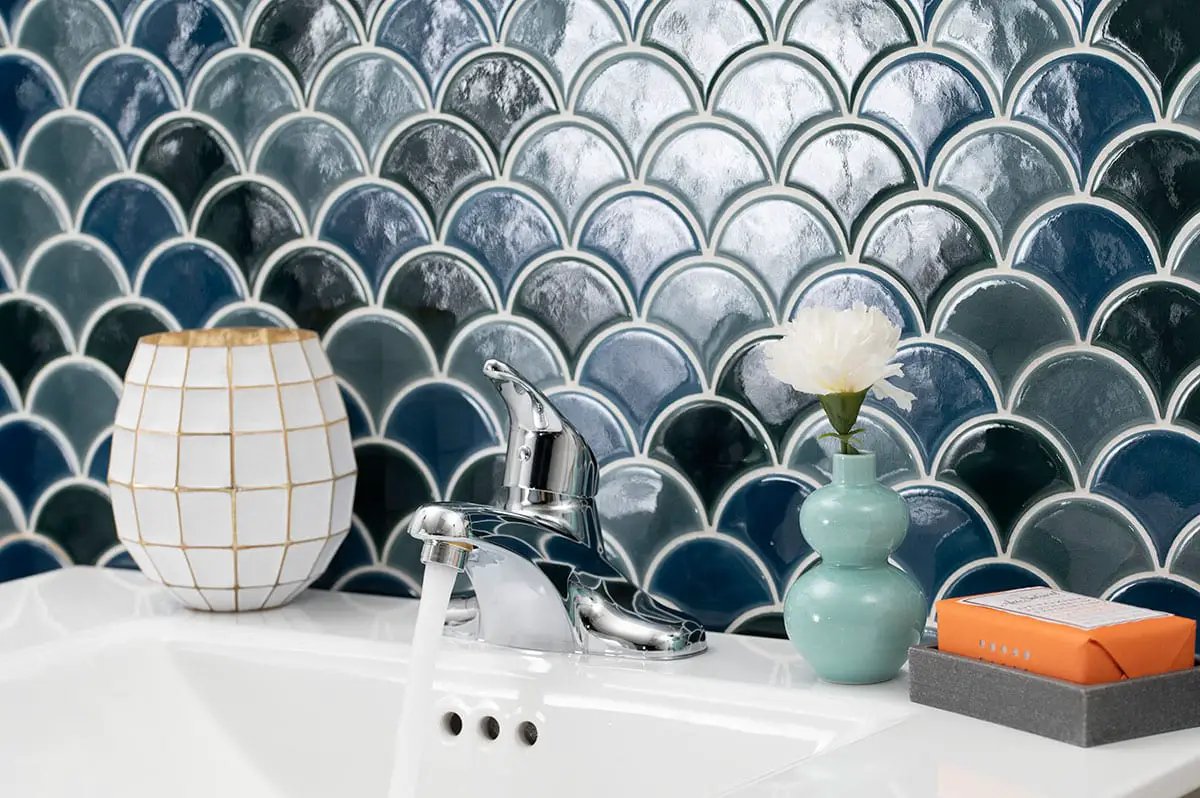 1 Handle Bathroom Faucet 406 Chrome by MSI Surfaces