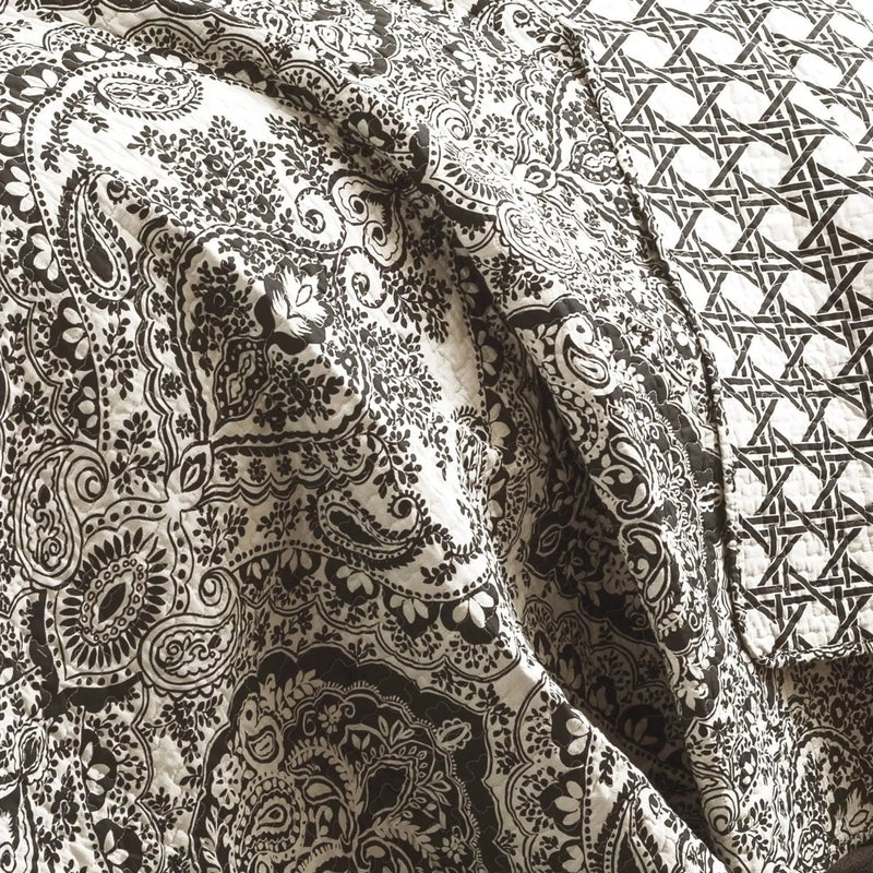 Queen size 3-Piece Quilt Set 100-Percent Cotton in Charcoal Damask by HomePacific