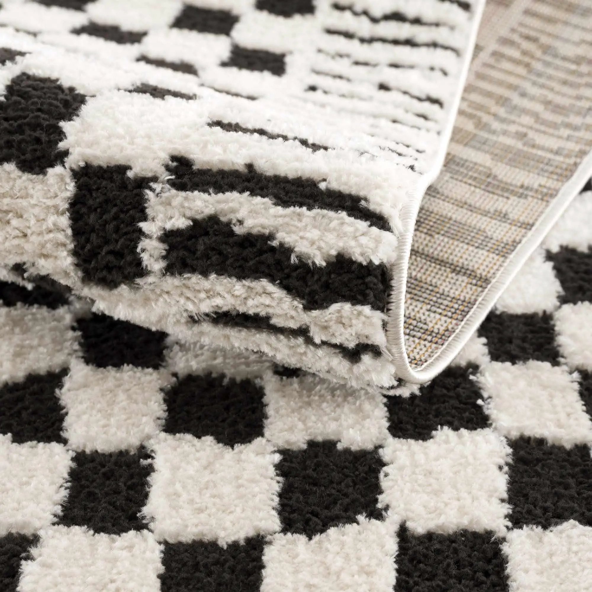 Leryn Black & White Checkered Area Rug by Boutique Rugs