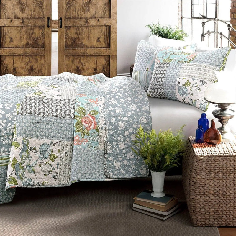 Full/Queen Boho Floral Blue Cotton Lightweight Quilt Set by HomePacific