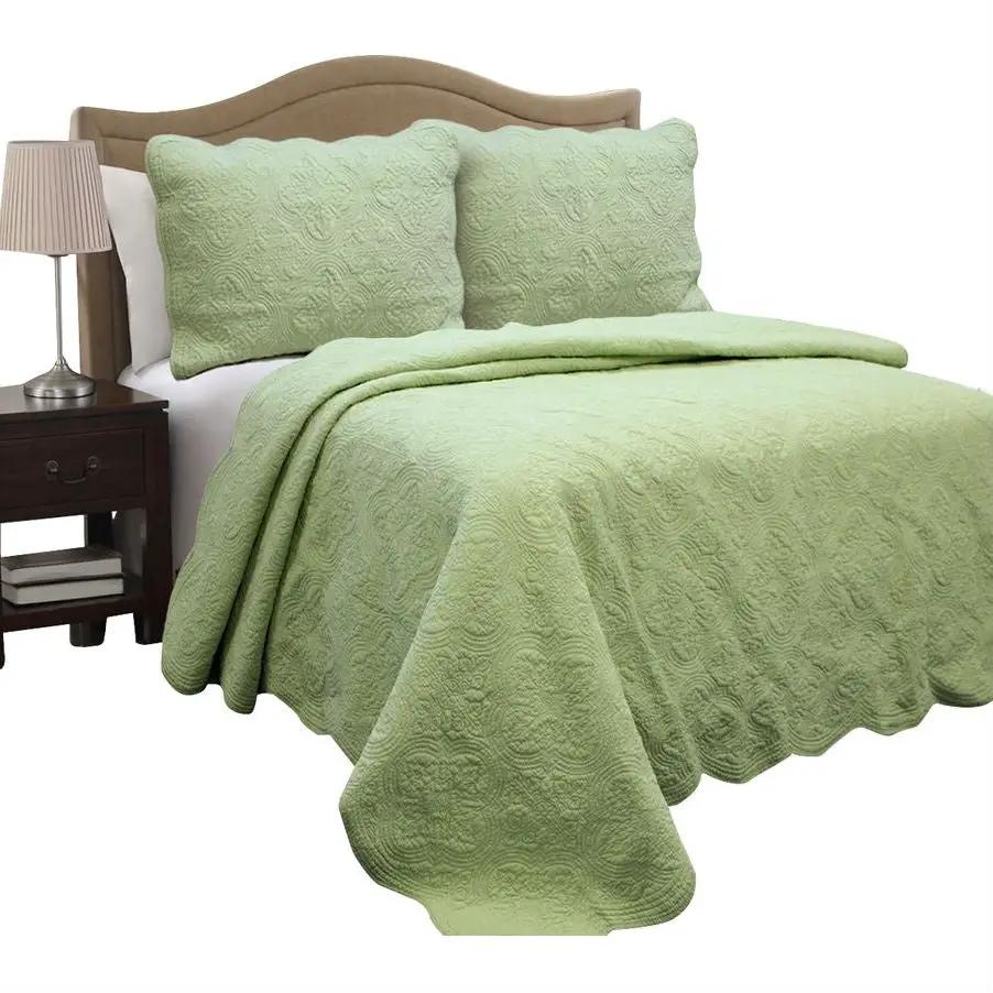 Full Queen Green Cotton Quilt Bedspread with Scalloped Borders by HomePacific
