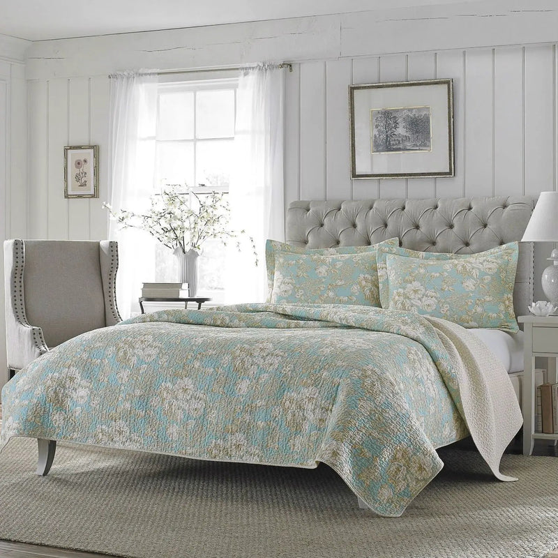 Full / Queen 3-Piece Cotton Quilt Set in Seafoam Blue Beige Floral Pattern by HomePacific