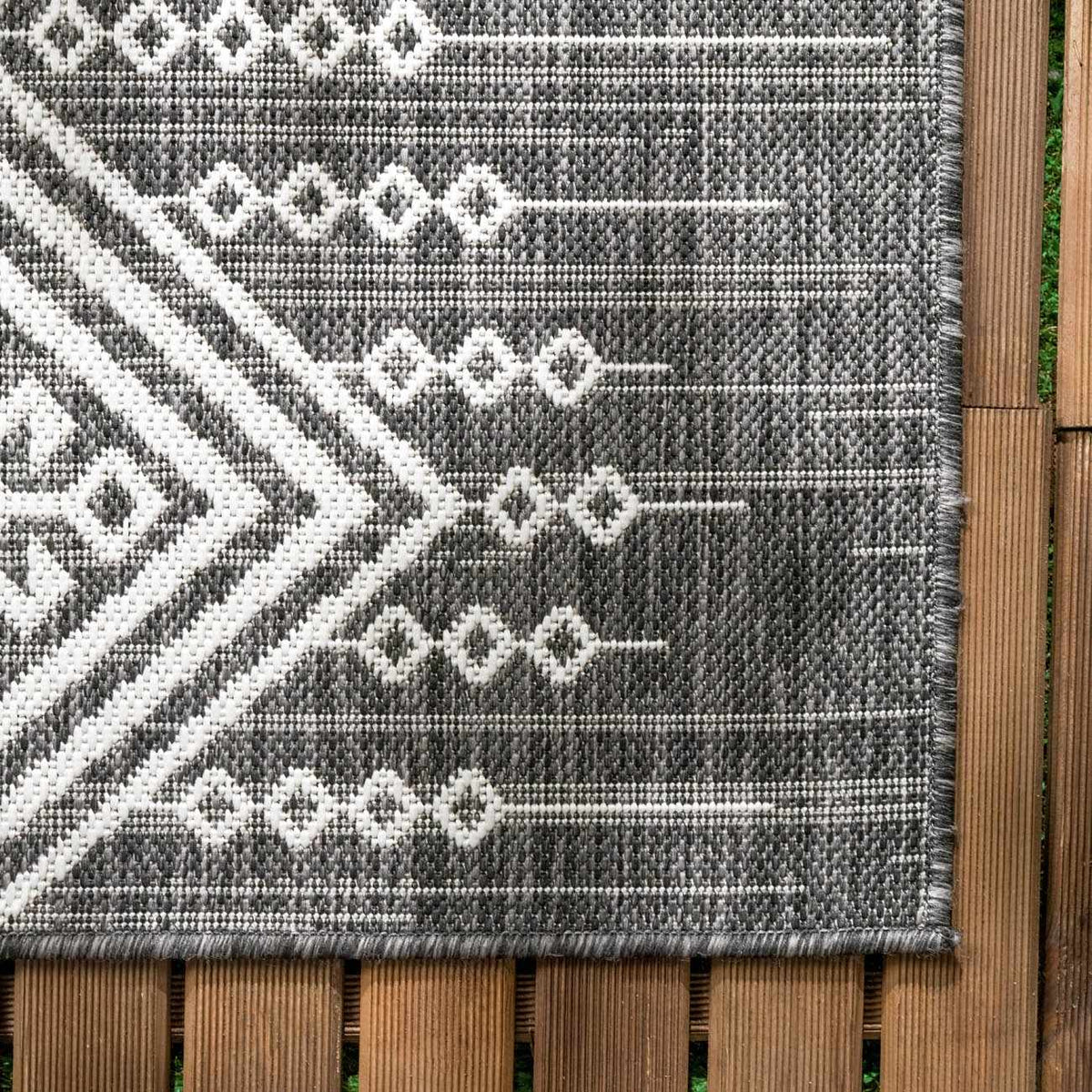 Frankville Black&White All Over Performance Outdoor Rug, sample swatch