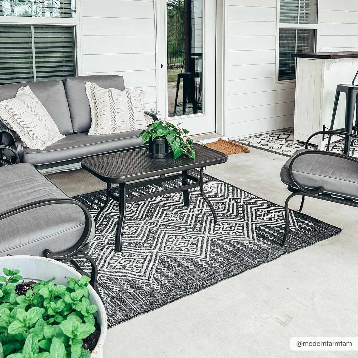 Frankville Black&White All Over Performance Outdoor Rug, photo 5 of 19
