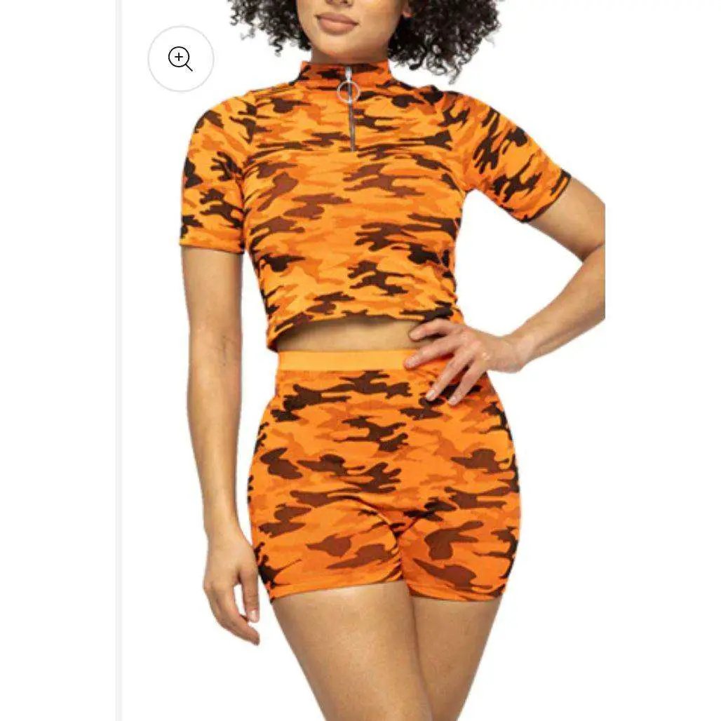 SEAMLESS CAMO ZIP NECK CROP&SHORT SET by Selzalot