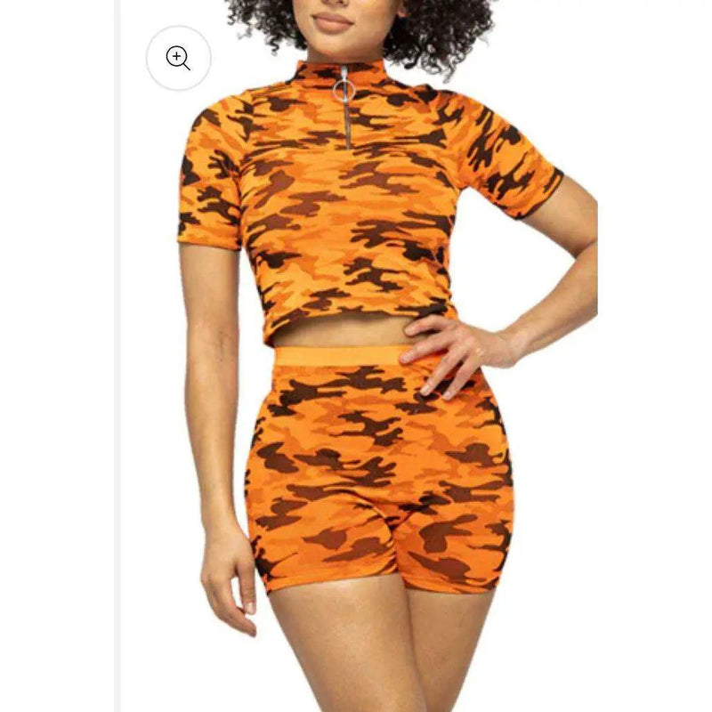 SEAMLESS CAMO ZIP NECK CROP&SHORT SET by Selzalot