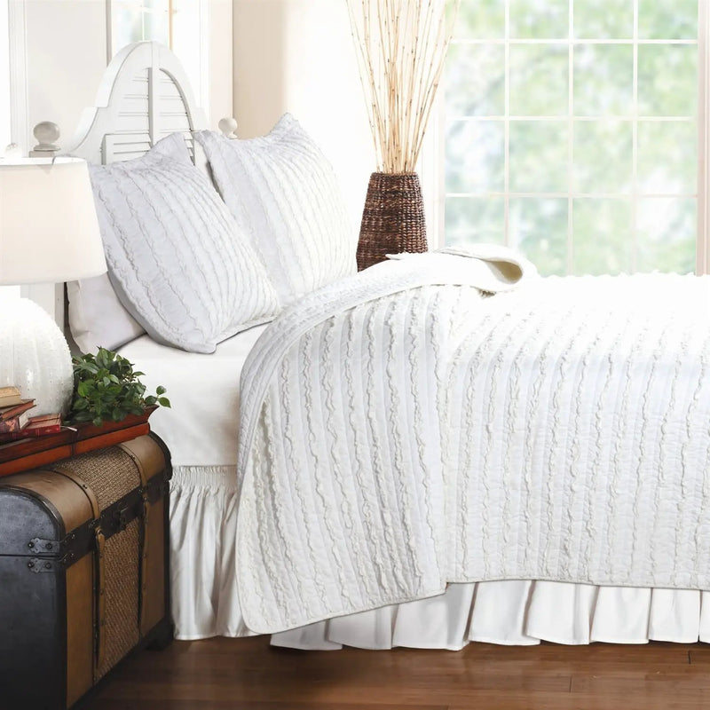 Twin Oversized 3-Piece Quilt Set White 100% Cotton Ruffles Pre-Washed by HomePacific