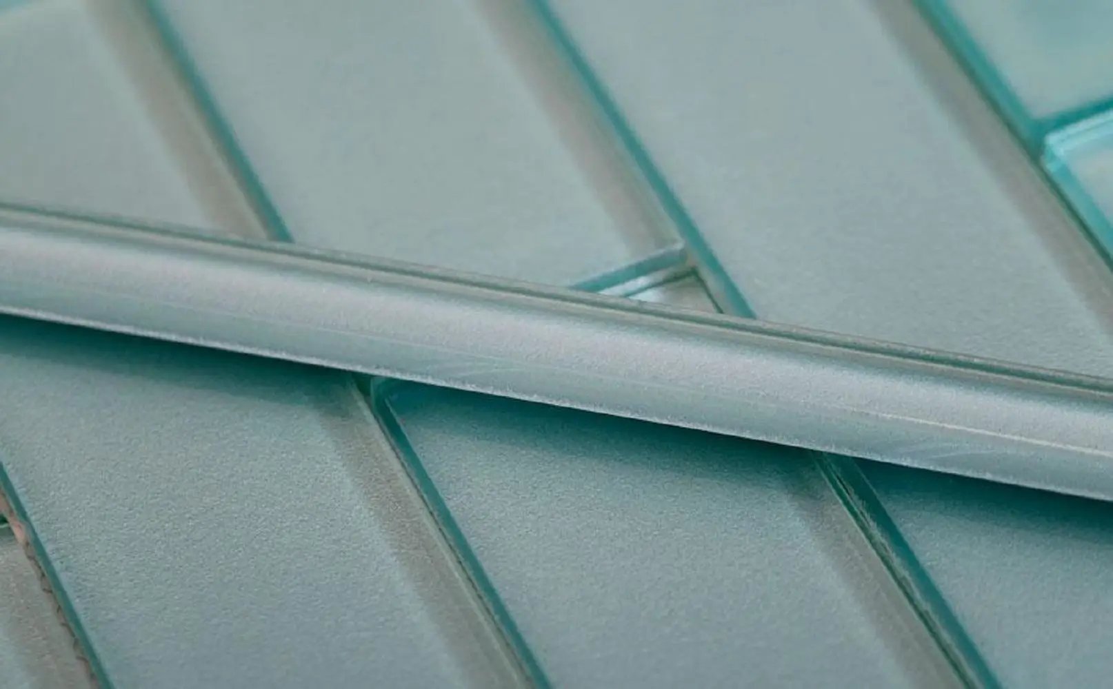 Tiffany Blue 0.6x12 Glossy Glass Pencil Tile Trim (10 pack, 0.5 sq ft/case) by Apollo Tile
