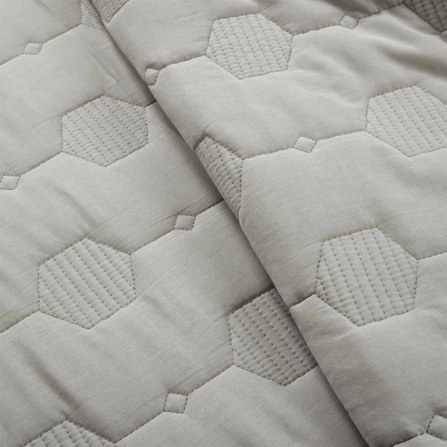 Full/Queen Hexagonal Pattern Lightweight Grey Textured Cotton 3 Piece Quilt Set by HomePacific