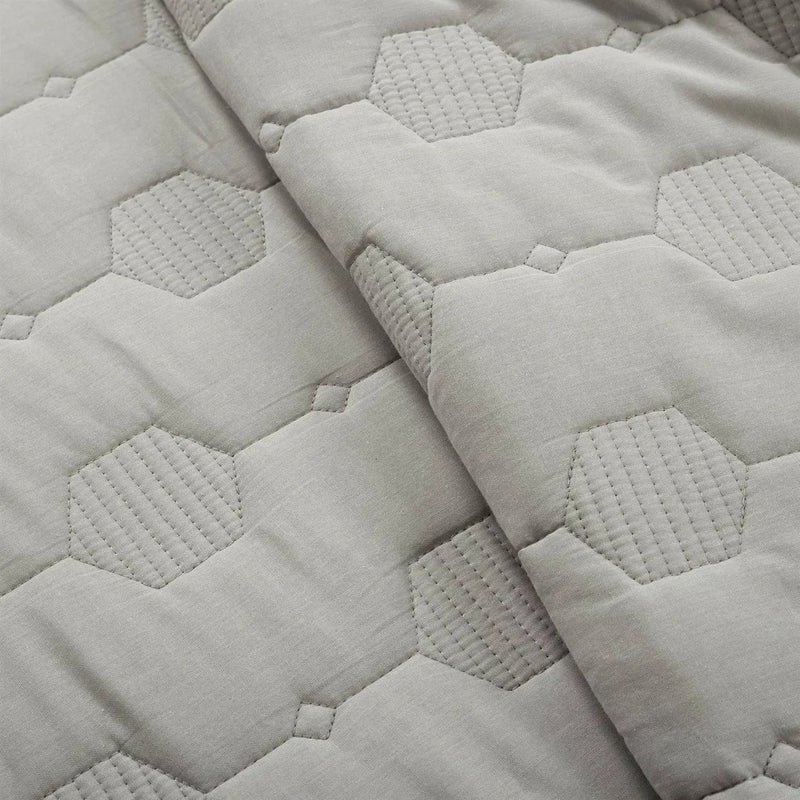 King/CAL King Hexagon Pattern Lightweight Grey Textured Cotton 3 Piece Quilt Set by HomePacific