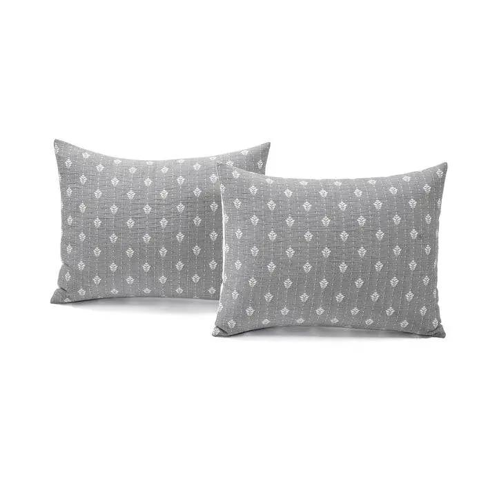 King size 3-Piece Reversible Cotton Yarn Woven Quilt Set in Grey and White by HomePacific