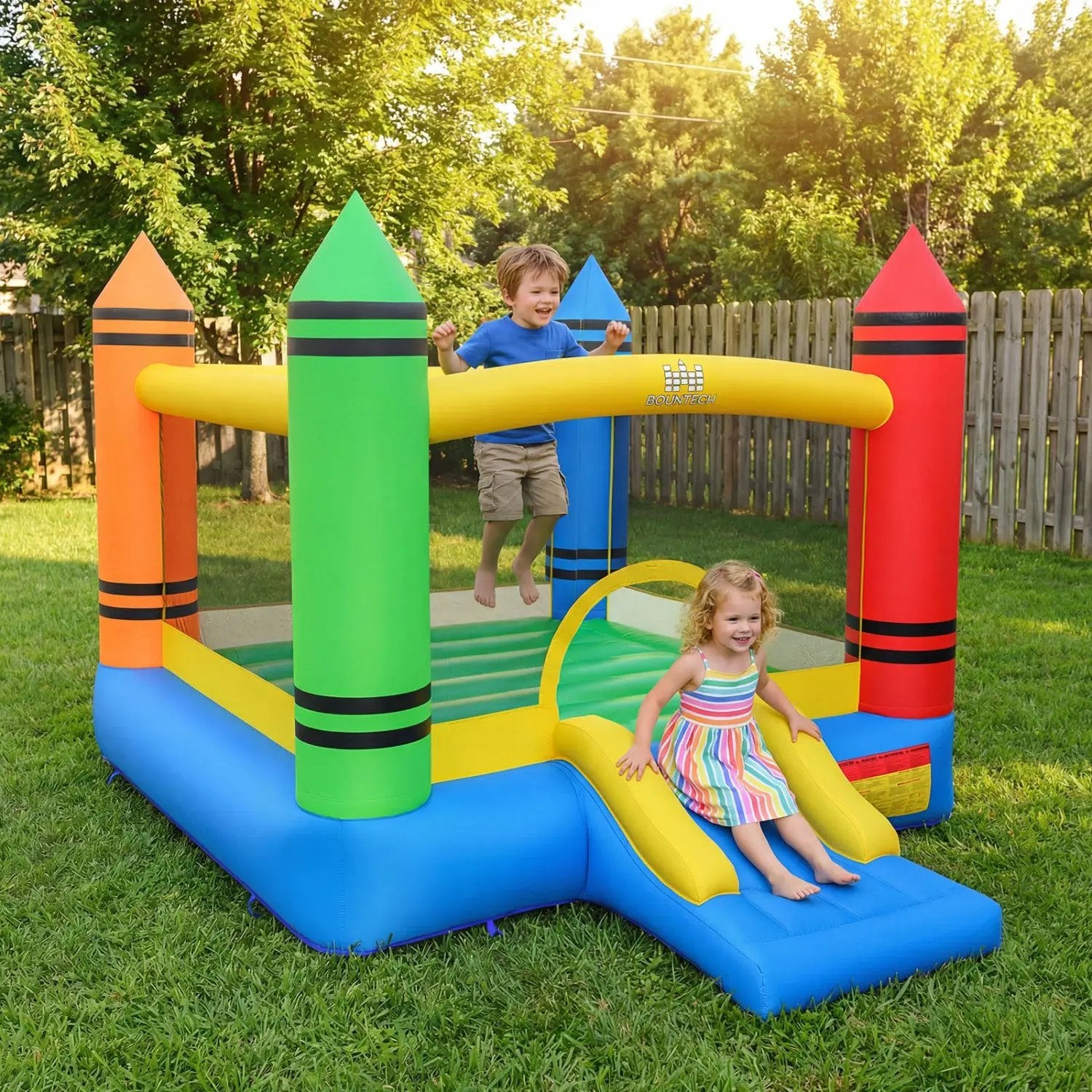 Inflatable Bounce House 2-in by DirectDeals