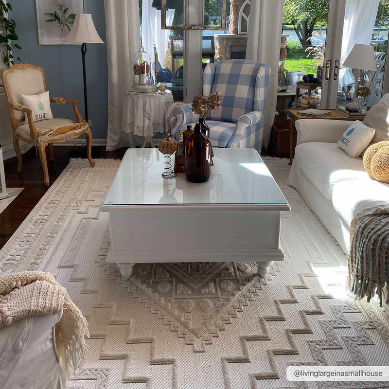 Alya White Fringe Rug by Hauteloom