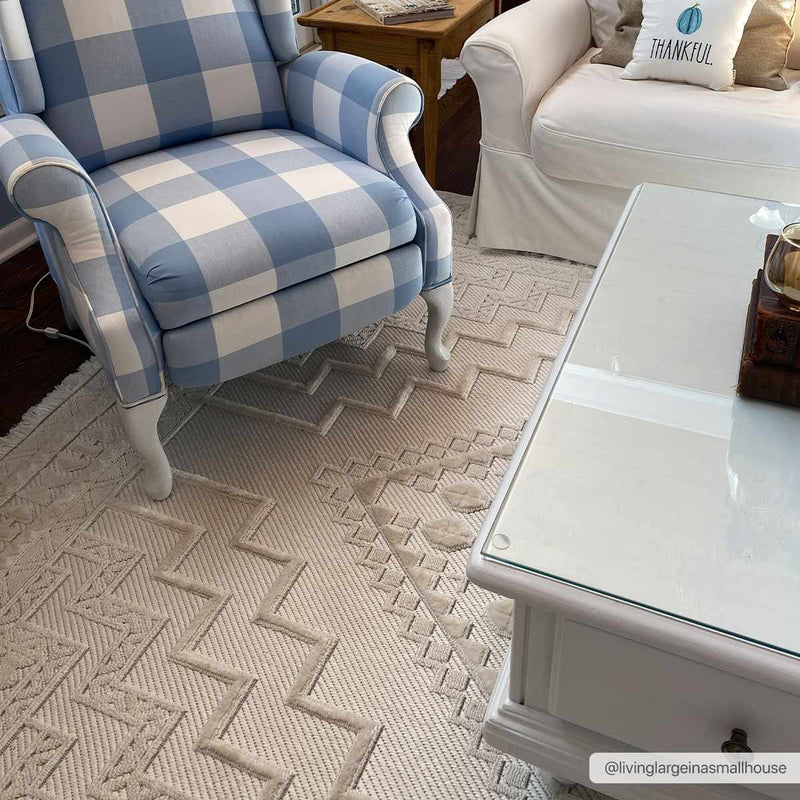 Alya White Fringe Rug by Hauteloom