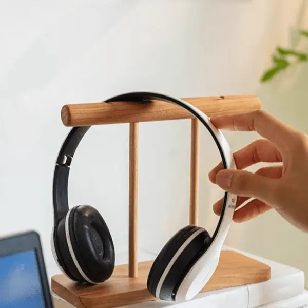 Page-Flipping Wooden Desktop Calendar by RusticReach