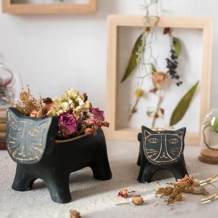Cat Shape Small Planter in Concrete by RusticReach