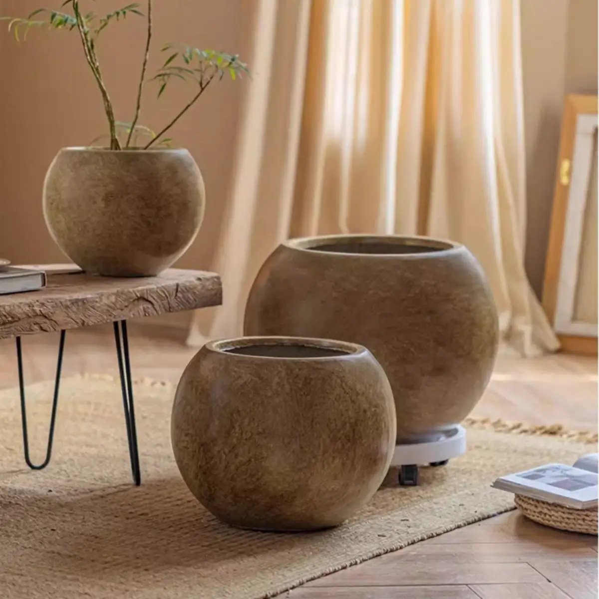 Round Magnesium Clay Planter by RusticReach