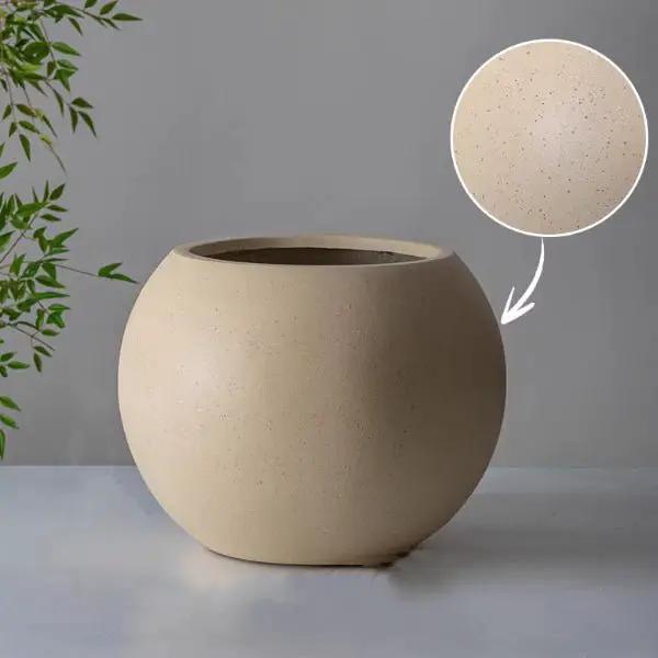 Round Magnesium Clay Planter by RusticReach