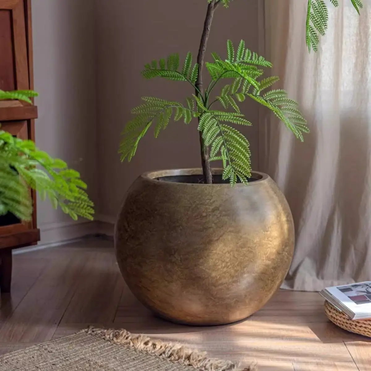 Round Magnesium Clay Planter by RusticReach