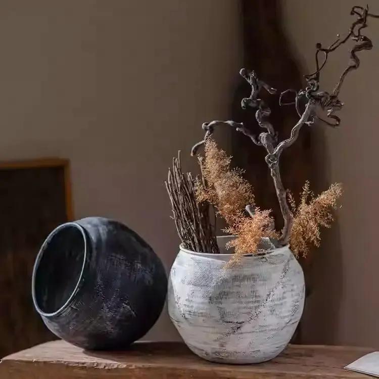 Sierra Round Pot Planter by RusticReach