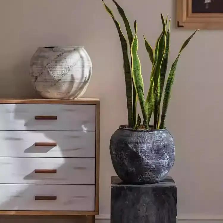 Sierra Round Pot Planter by RusticReach