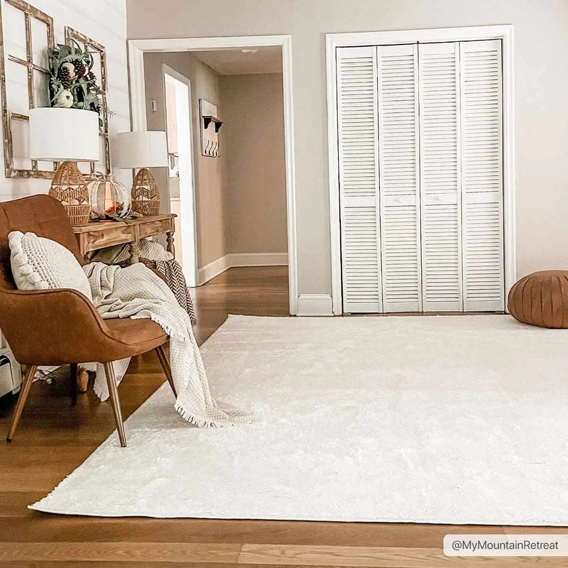 Judy White Washable Area Rug - Clearance by Boutique Rugs
