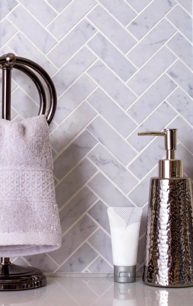 White 12x12 Polished Herringbone Bianco Carrara Marble Mosaic Tile (5 pack, 5.29 sq ft/case) by Apollo Tile