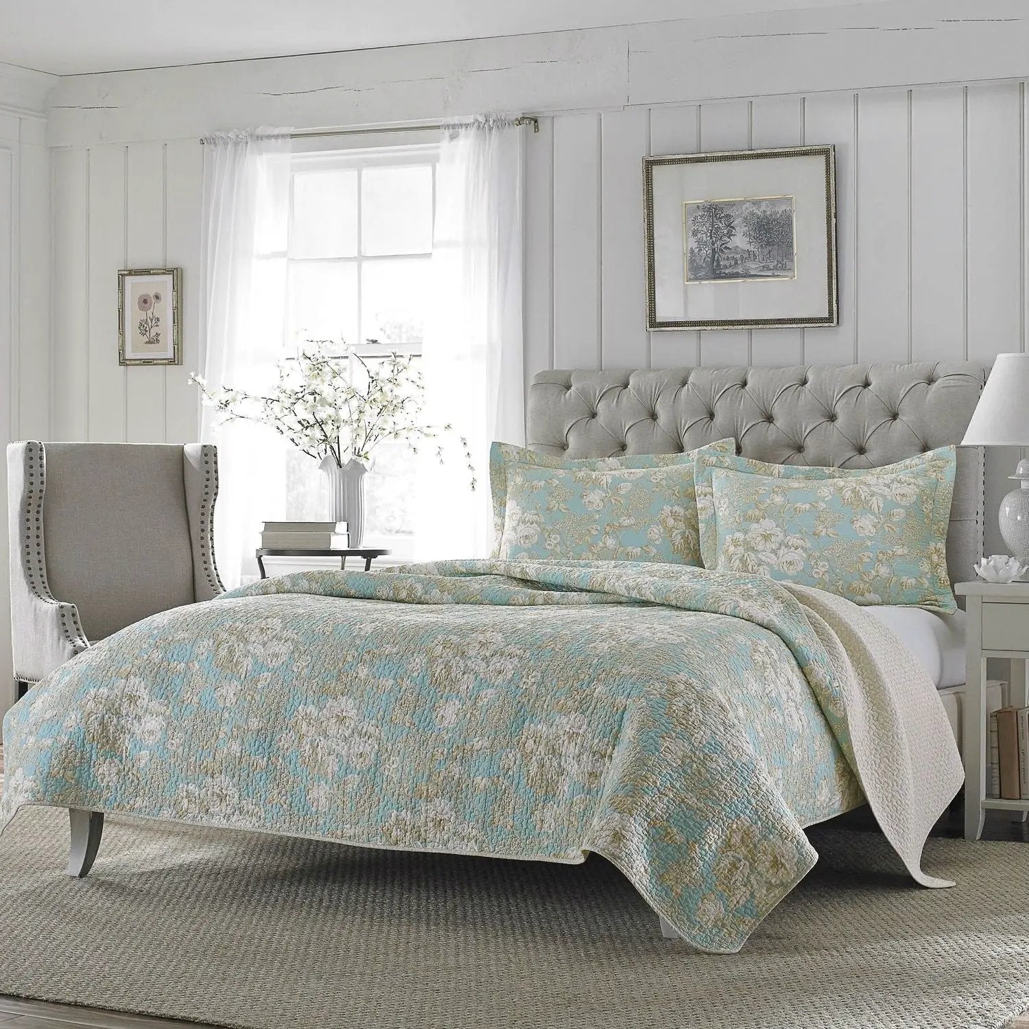 King size 3-Piece Reversible Cotton Quilt Set with Seafoam Blue Beige Floral Pattern by HomePacific