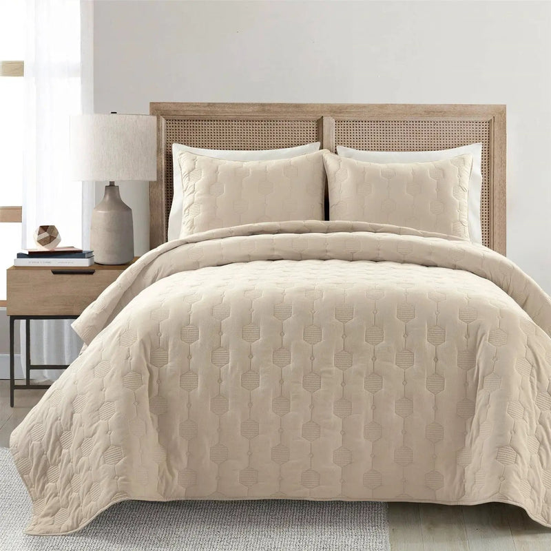 King/California King size Lightweight Beige Textured Cotton 3 Piece Quilt Set by HomePacific